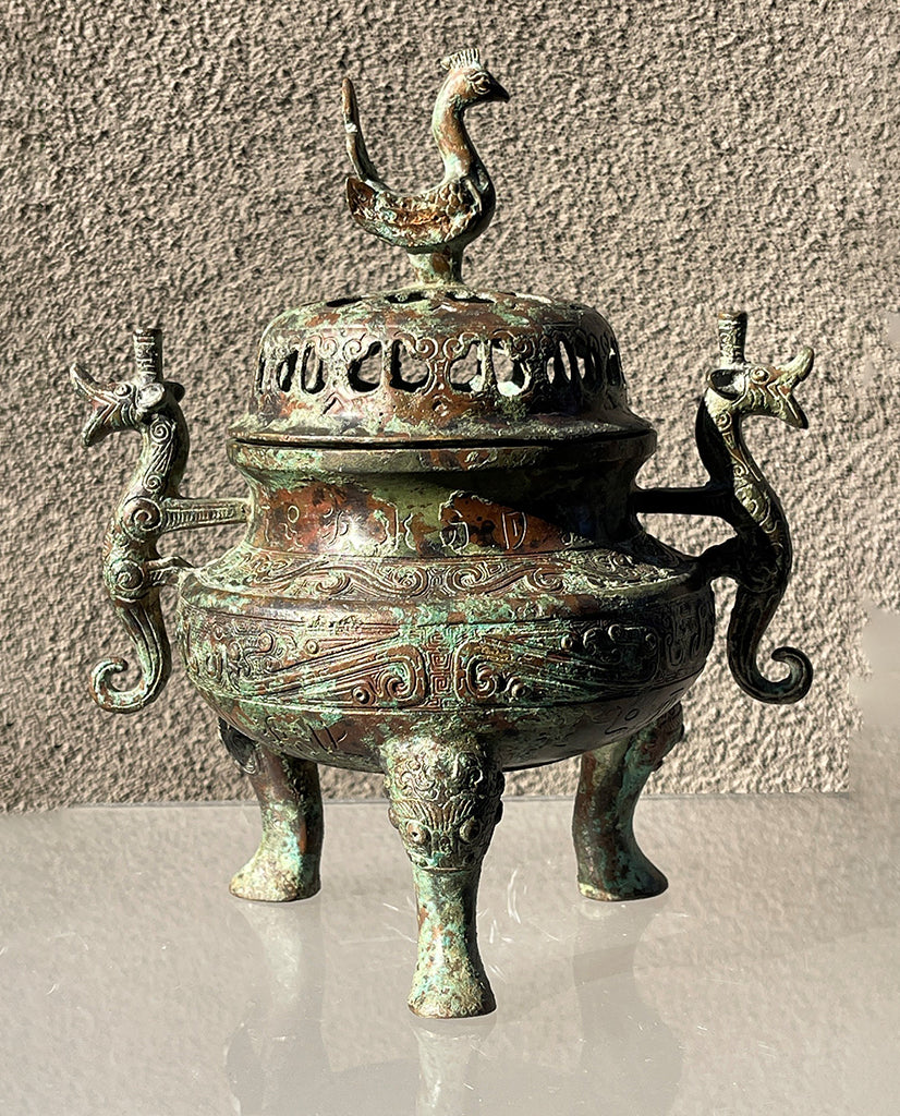 CHINESE ARCHAISTIC BRONZE DING CHINESE ARCHAISTIC BRONZE DING