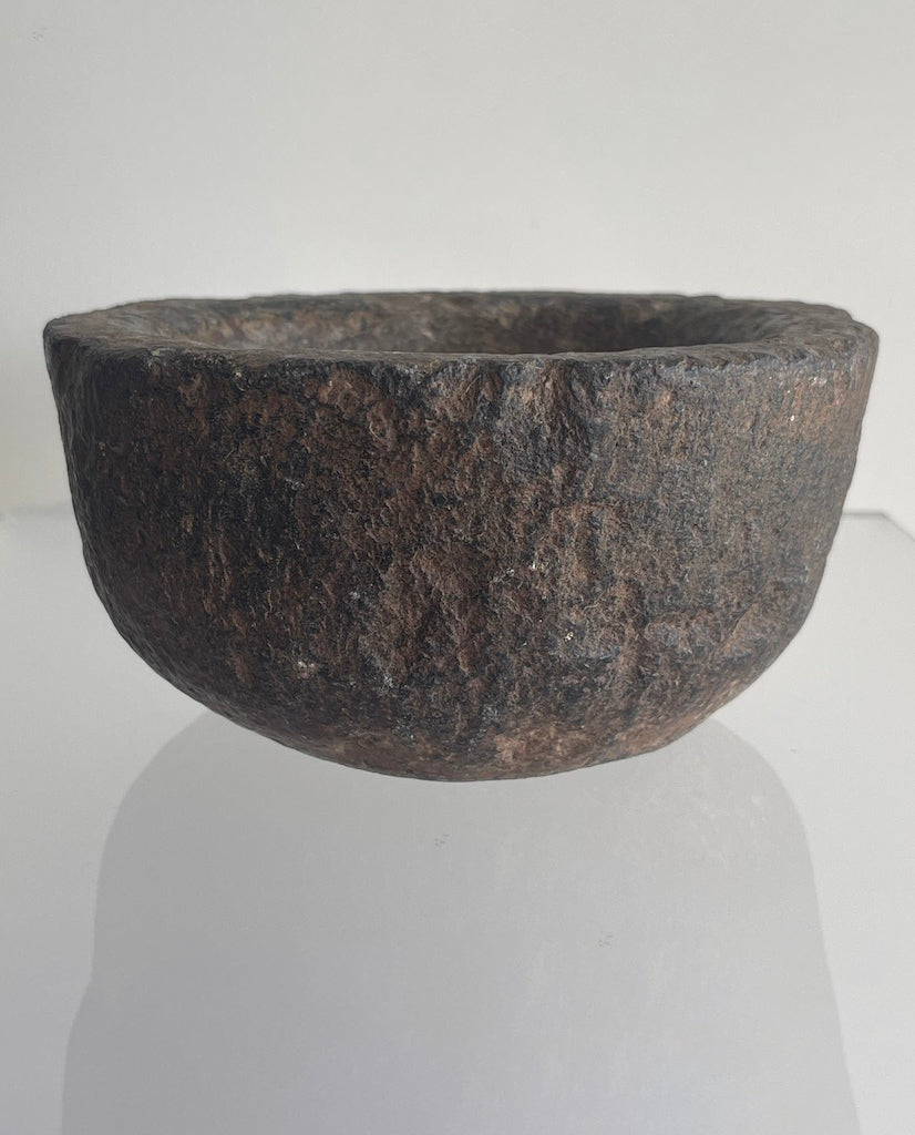 EAST INDIAN  HARDSTONE BOWL EAST INDIAN  HARDSTONE BOWL