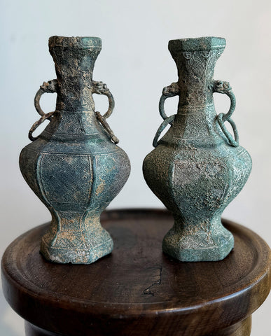 PAIR ZHOU BRONZE URNS