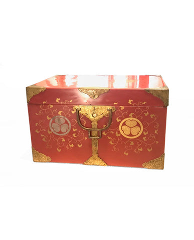 JAPANESE RED LACQUERED AND PARCEL GILT COFFRE