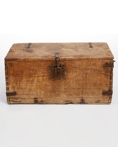 EARLY SPANISH CHESTNUT COFFRE