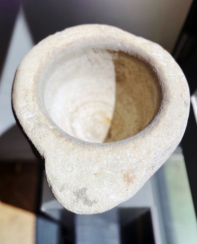 ROMAN MARBLE  CORINTHIAN CAPITAL FRAGMENT
