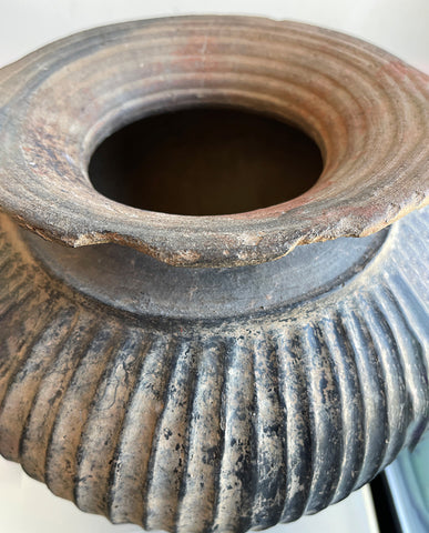 ETRUSCAN EARTHENWARE OLLA