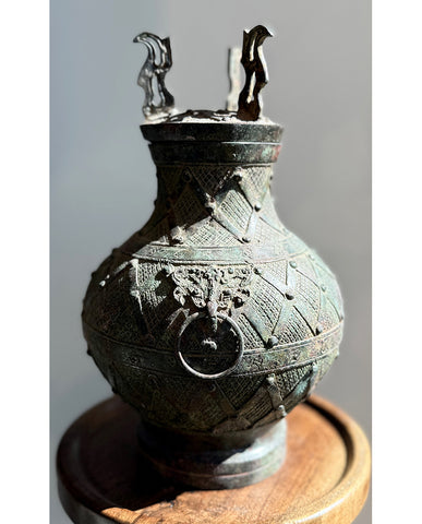 CHINESE ARCHAISTIC BRONZE HU
