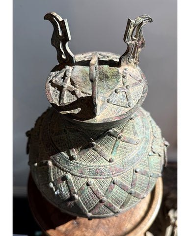 CHINESE ARCHAISTIC BRONZE HU