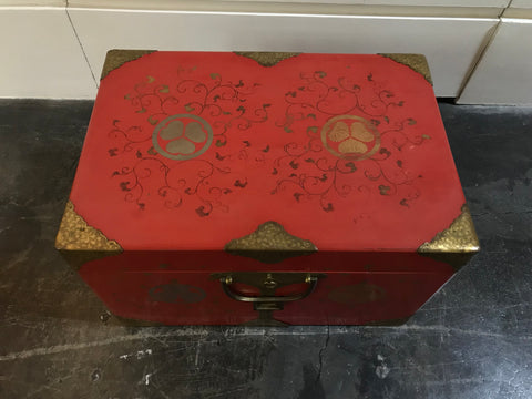 JAPANESE RED LACQUERED AND PARCEL GILT COFFRE